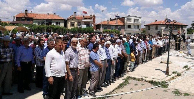 Beyşehir’de demokrasi şehitleri için gıyabi cenaze namazı
