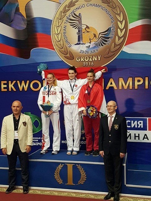 İzmirli tekvandocu Simge Erensayın, Avrupa şampiyonu oldu