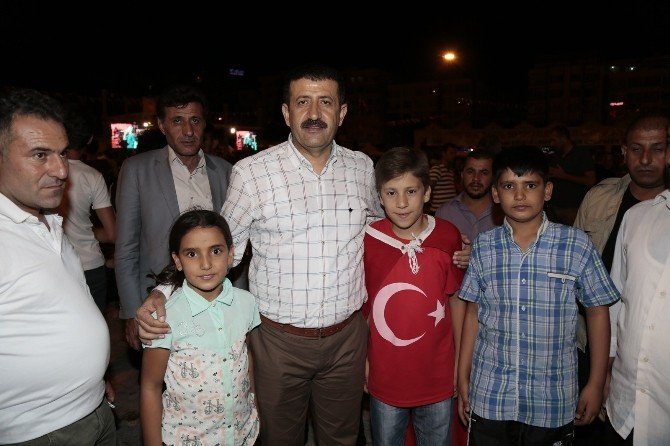 Belediye Başkanı Mehmet Ekinci vatandaşları yalnız bırakmıyor