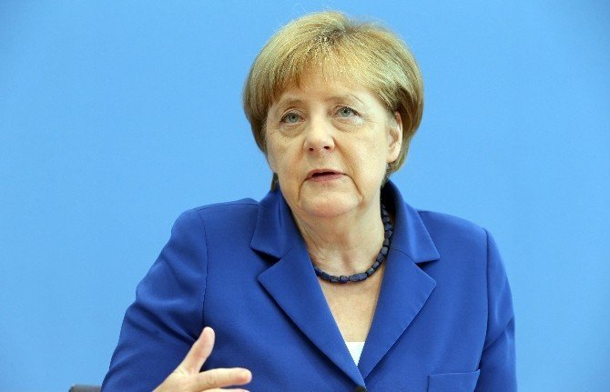 Merkel: “Erken uyarı sistemine ihtiyaç var”