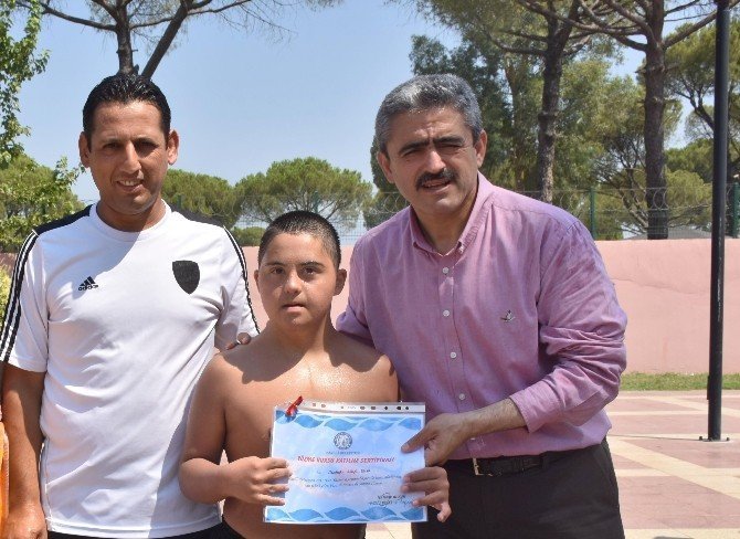 Nazilli’de 108 çocuk yüzmeyi öğrendi