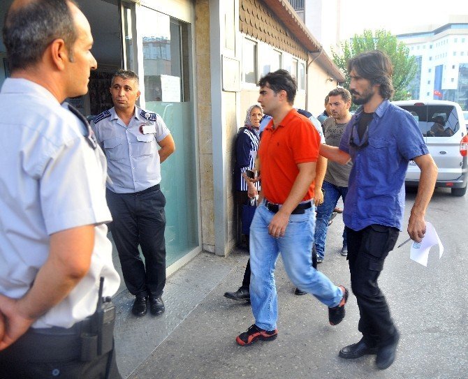 İzmir’de polislere operasyon