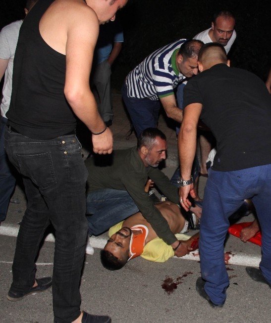 Samsun’da motosiklet otomobil ile çarpıştı: 7 yaralı
