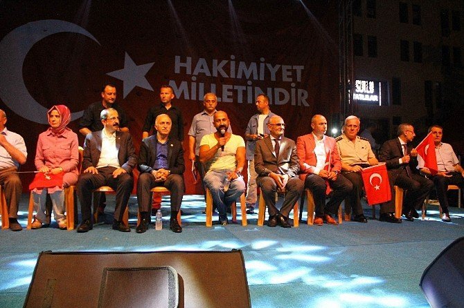 Tankın altına yatan vatandaş Samsun’da demokrasi nöbetine katıldı
