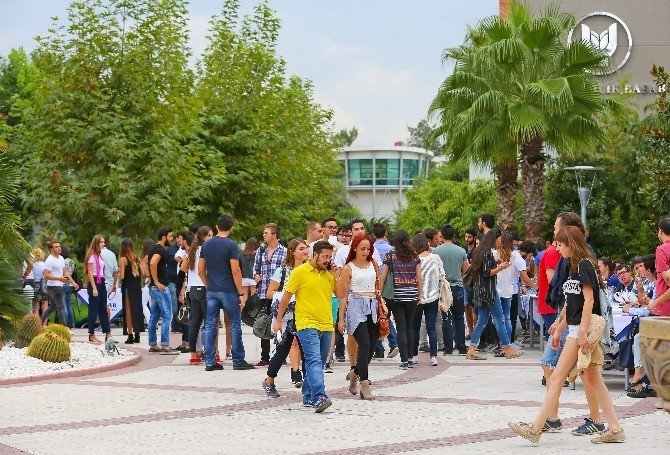 Yaşar Üniversitesi’nin rektöründen adaylara öneriler