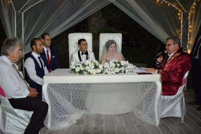 Başkan Çerçi Akhisar’da nikah kıydı