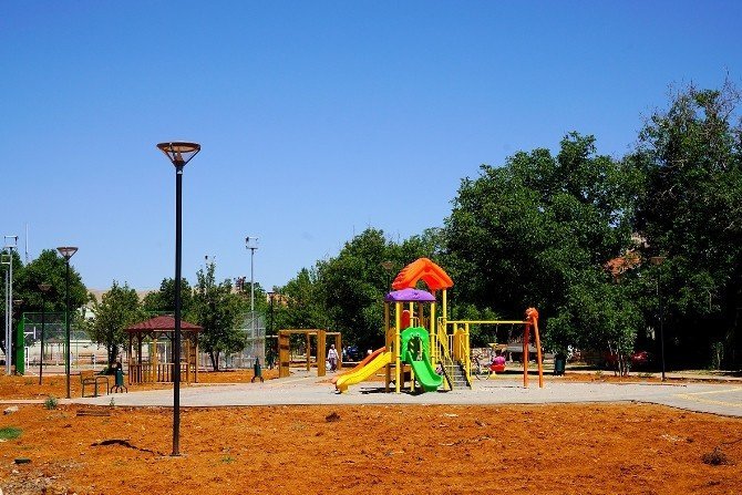 Büyükşehir Belediyesinden Erkenek Mahallesine 7 dönümlük park