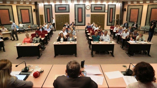 Melikgazi Belediyesi Meclis Toplantısında darbe girişimini kınadı
