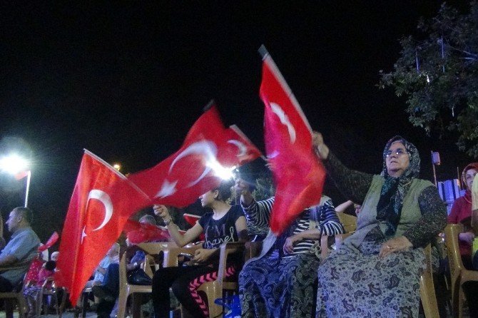 Bayır Bucak Türkmenleri de demokrasi nöbetine destek verdi