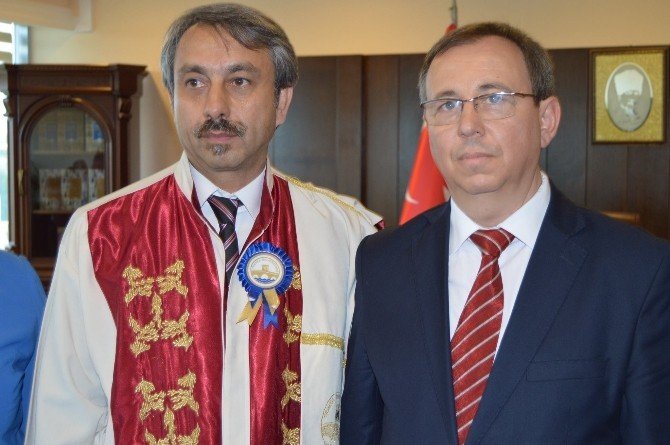 Trakya Üniversitesi 9’ncu dönem Rektörü Prof. Dr. Erhan Tabakoğlu görevi teslim aldı
