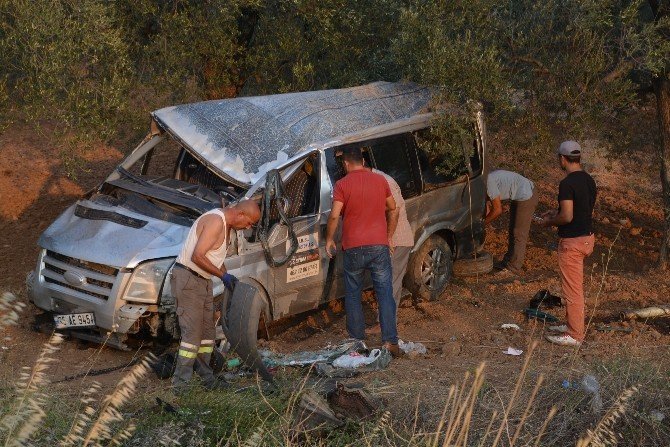 İzmir’de lastiği patlayan kamyonet takla attı: 1 ölü