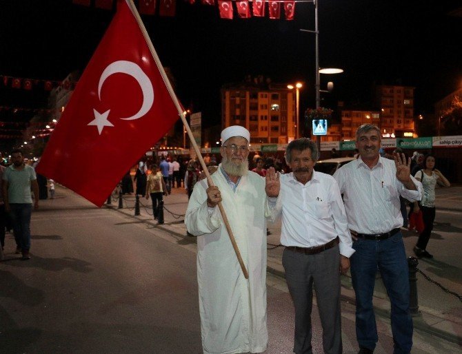 Sivas’ta 27 günlük demokrasi nöbeti sona erdi