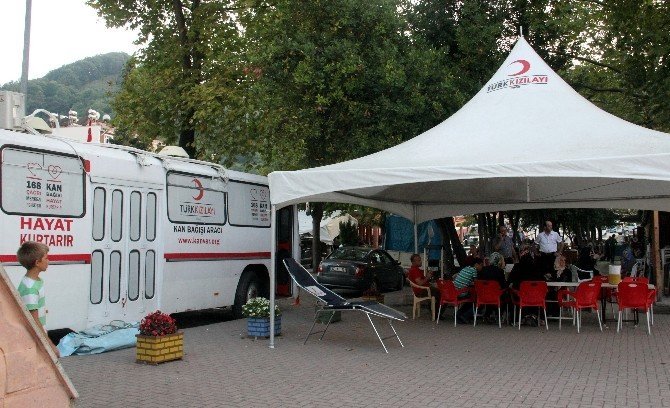 Kızılay, Bozkurt’tan 84 ünite kan topladı