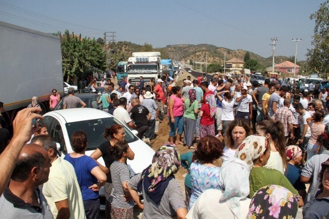 Ölümlü kazaları protesto eden vatandaşlar karayolunu 4 saat kapattı