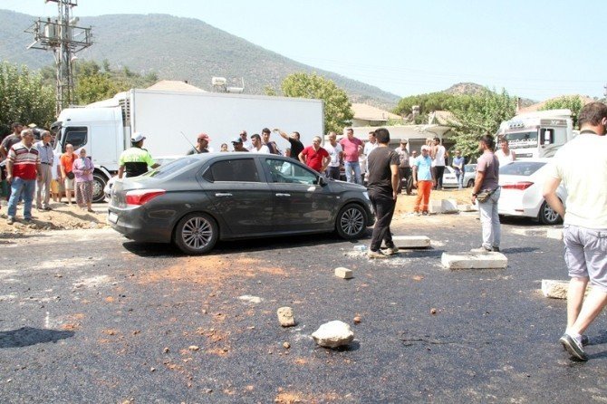 Ölümlü kazaları protesto eden vatandaşlar karayolunu 4 saat kapattı