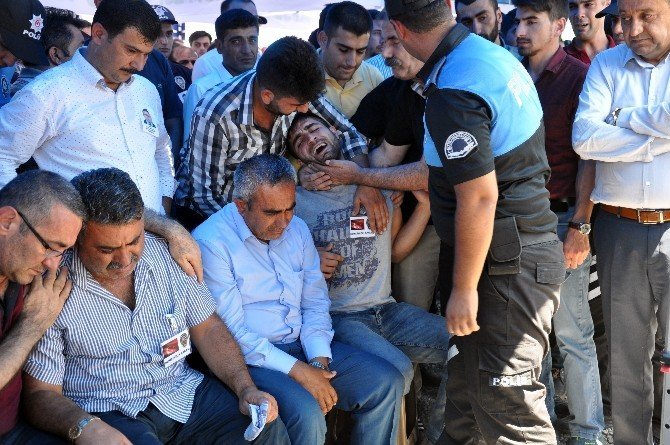 Şehit polis memuru dualarla uğurlandı