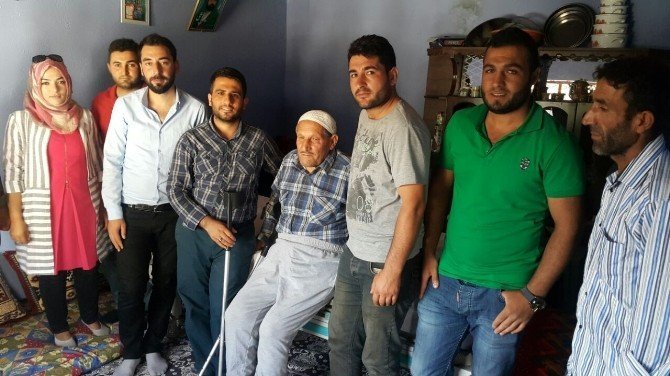 AK Partili gençler yaşlılara umut olmaya devam ediyor