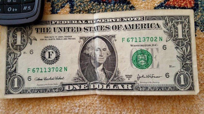Midyat’ta 3 öğretmenin evinden 1 dolar çıktı