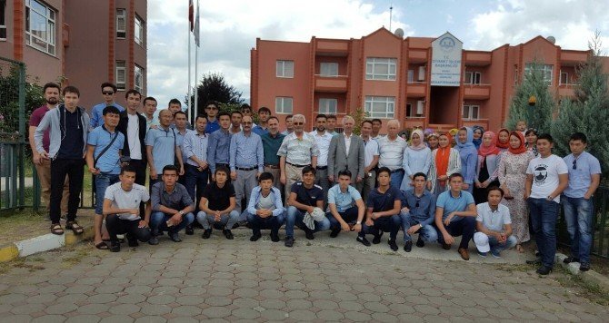 Ahmet Yesevi Üniversitesi İlahiyat Fakültesi öğrencileri Türkiye’de