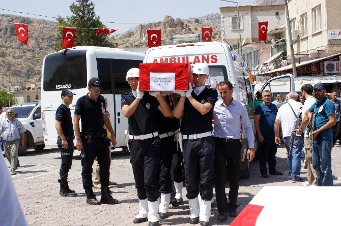 Diyarbakırlı şehit polis son yolculuğuna uğurlandı