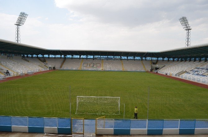 Kazım Karabekir stadı yeni sezona hazır