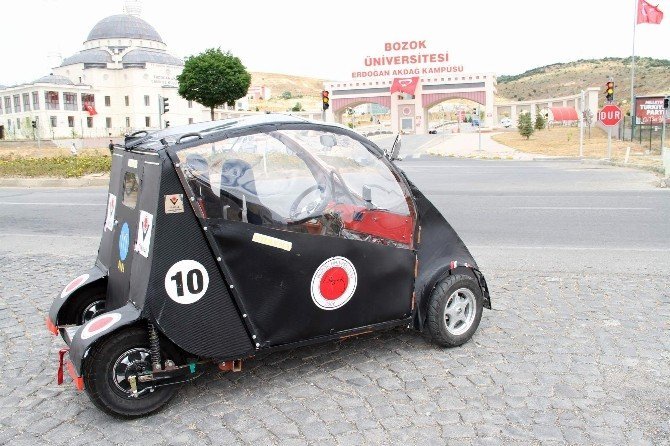 Yozgat’ta üniversite öğrencileri yerli elektrikli otomobil üretti