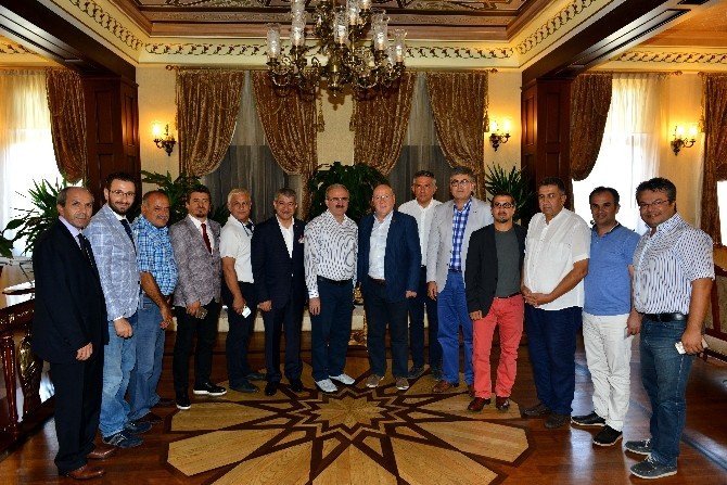 Vali Karaloğlu, Akdeniz Gazeteciler Federasyonu yönetim kurulu üyelerini ağırladı