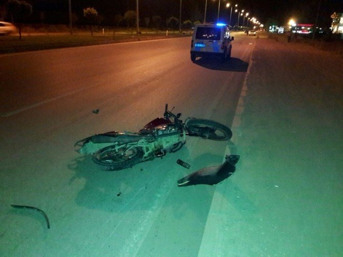 Erbaa’da otomobil ile motosiklet çarpıştı: 3 yaralı