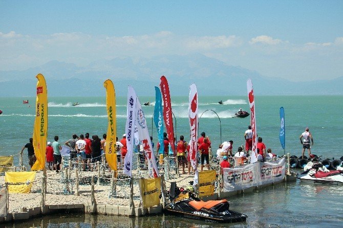 Türkiye Su Jeti Şampiyonası 4. ayağı Beyşehir’de başladı
