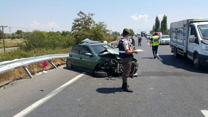 Aydın’da TIR otomobille çarpıştı: 2 yaralı