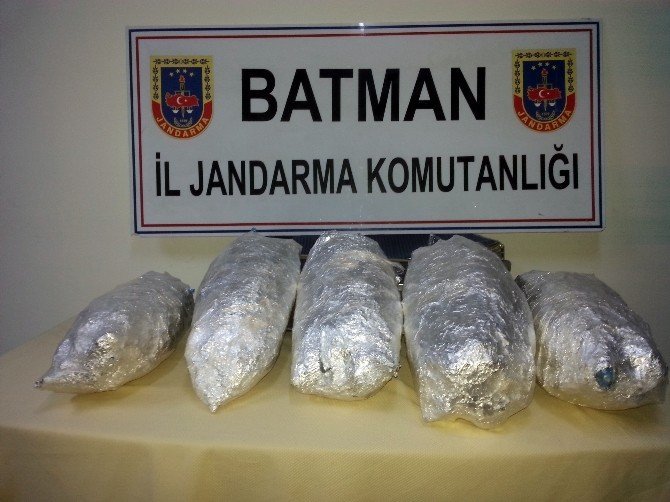 Batman’da kaçak sigara ve uyuşturucu operasyonu