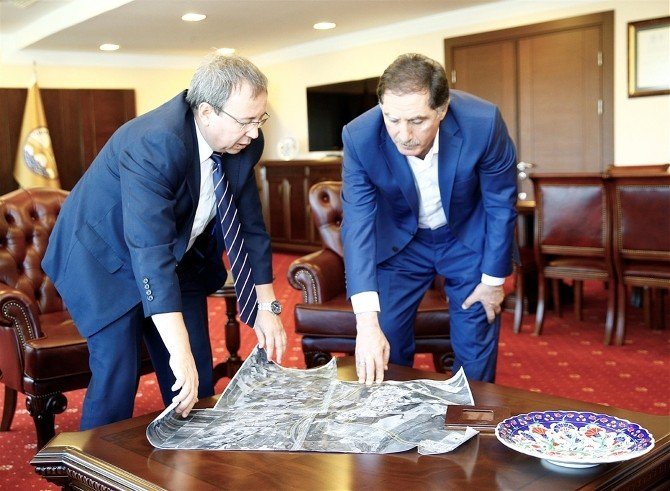 Cumhurbaşkanı Başdanışmanı Şeref Malkoç TÜ’yü ziyaret etti