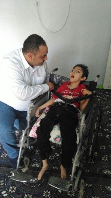 Diyarbakır’da 200 engelliye tekerlekli sandalye dağıtıldı