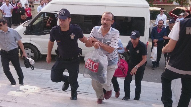 Çorlu’da FETÖ operasyonunda gözaltına alınan 47 kişi adliyede