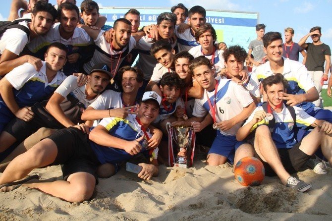 Kocaeli Birlik 2, TFF Plaj Futbol Ligi’nin şampiyonu oldu