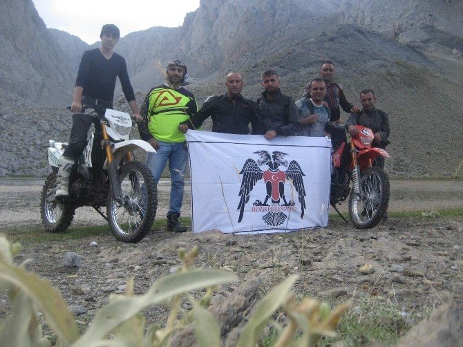Beyşehir’de motosiklet sevdalılarından Karagöl zafer tırmanışı