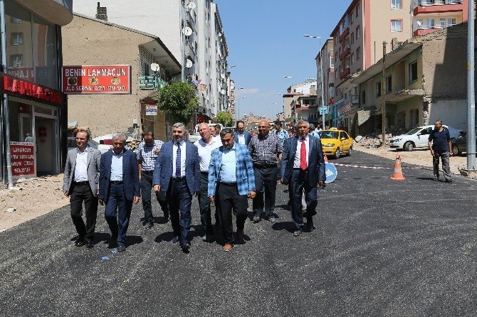 Büyükşehir Belediyesi Develi’nin caddelerini asfaltladı
