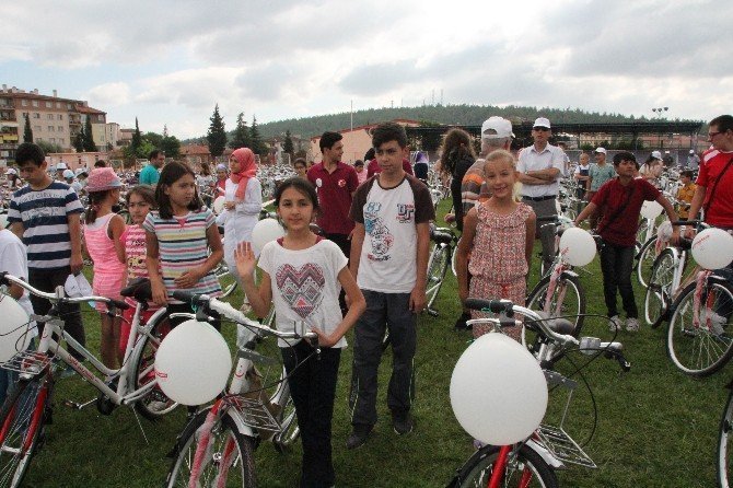 Bilecik’te bin 174 bisiklet dağıtıldı