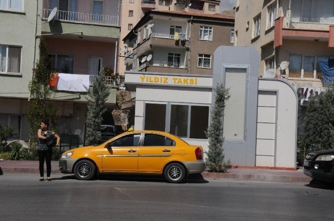 Niğde Belediyesinden modern taksi durakları