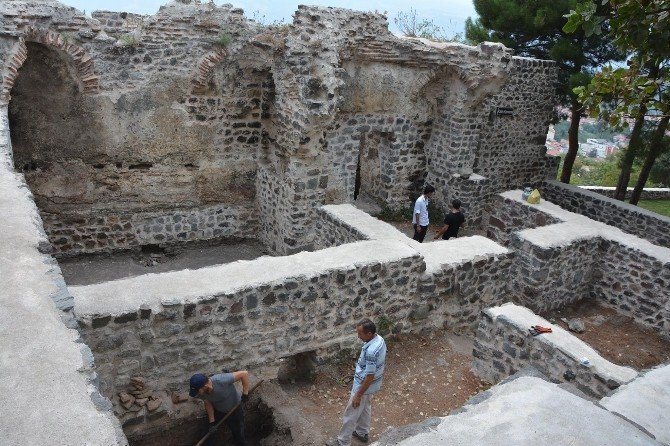 Niksar’da kale hamamı restore ediliyor