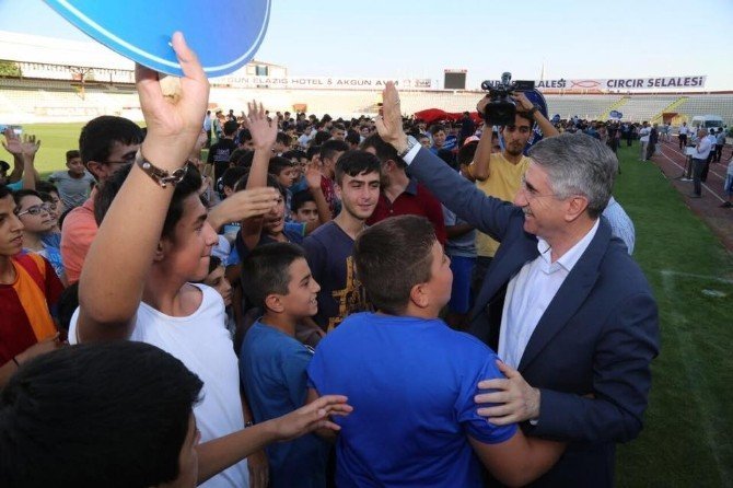 Elazığ’da 12 yaş mahallelerarası futbol turnuvası başladı