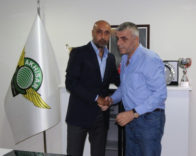 Akhisar Belediyespor’da Tolunay Kafkas imzaladı