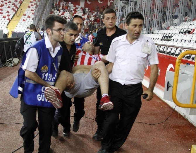 Antalyaspor’un seyircisiz oynama cezası kaldırıldı