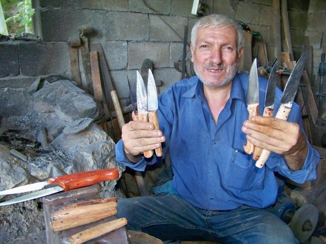 Hassa’da kurban bıçakları bayrama hazırlanıyor