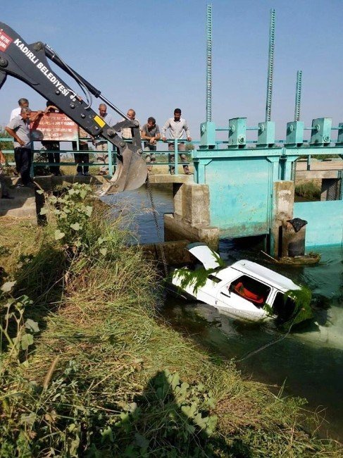 Otomobil sulama kanalına düştü: 1 ölü