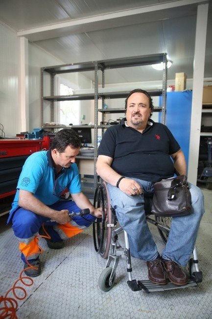 Tekerlekli sandalyelerin tamiri Nilüfer Belediyesi’nden