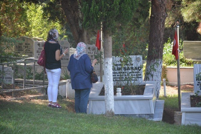 Sinop’ta arefe günü kabir ziyaretleri yapıldı