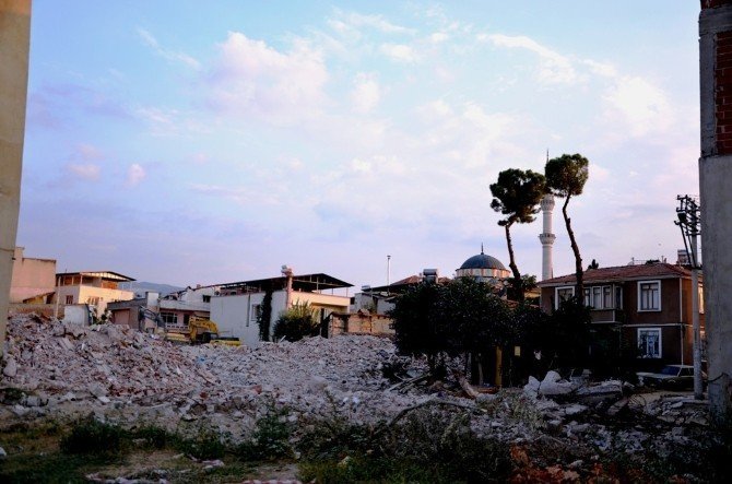 Fay hattındaki evlerin yıkımı sürüyor