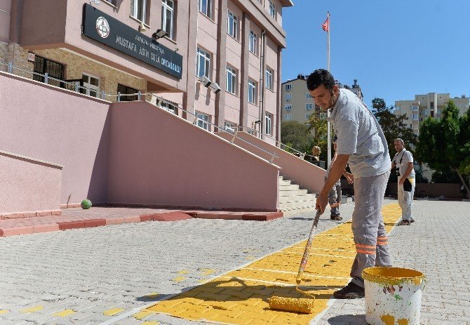 Muratpaşa Belediyesi okulları yeni döneme hazırladı