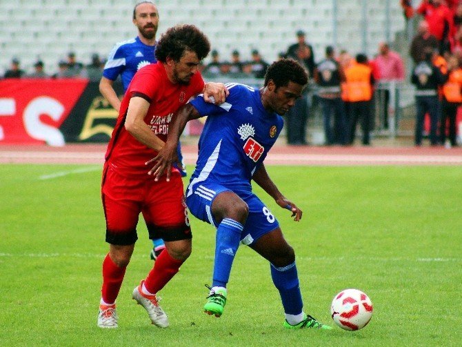 Ümraniyespor: 2 - Eskişehirspor: 2